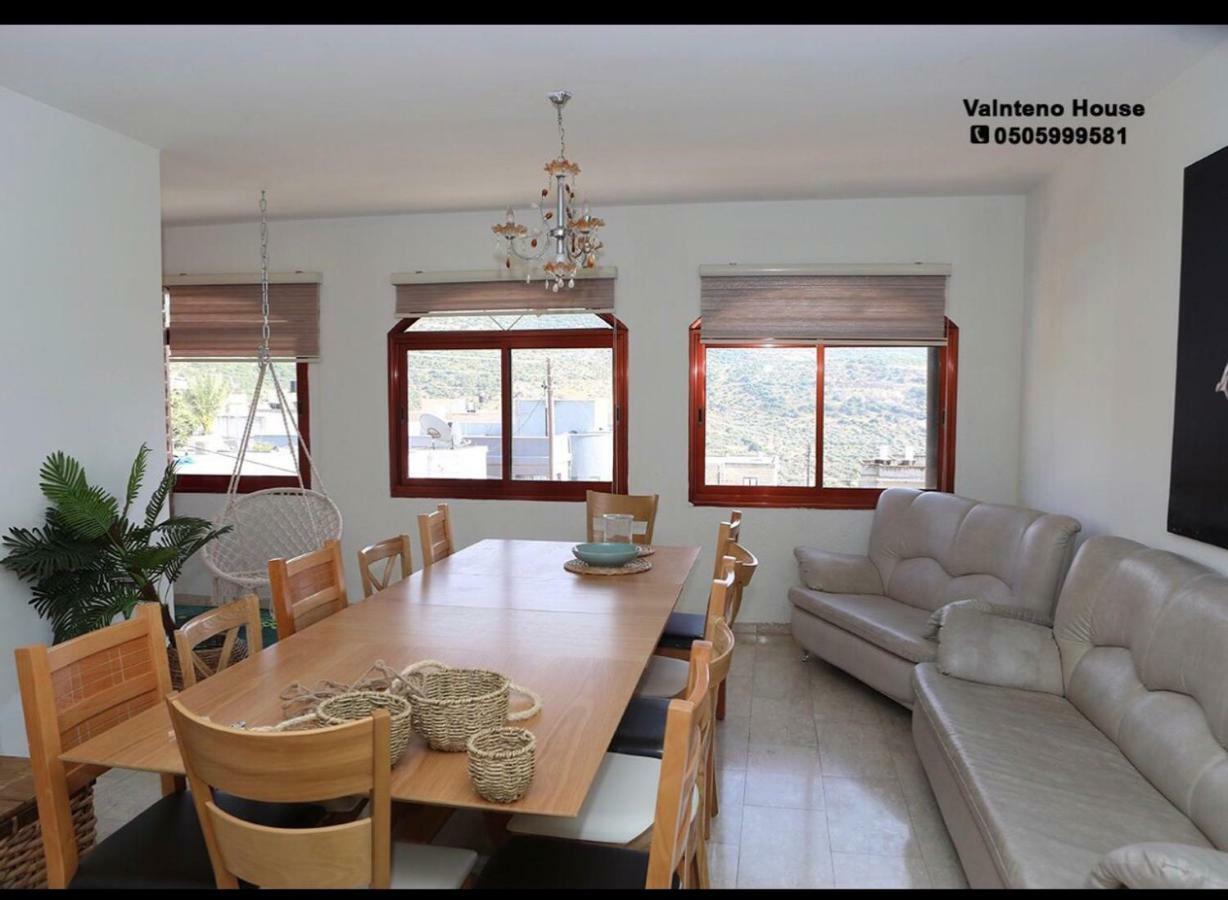 valentine House Appartement Deir Hanna Buitenkant foto