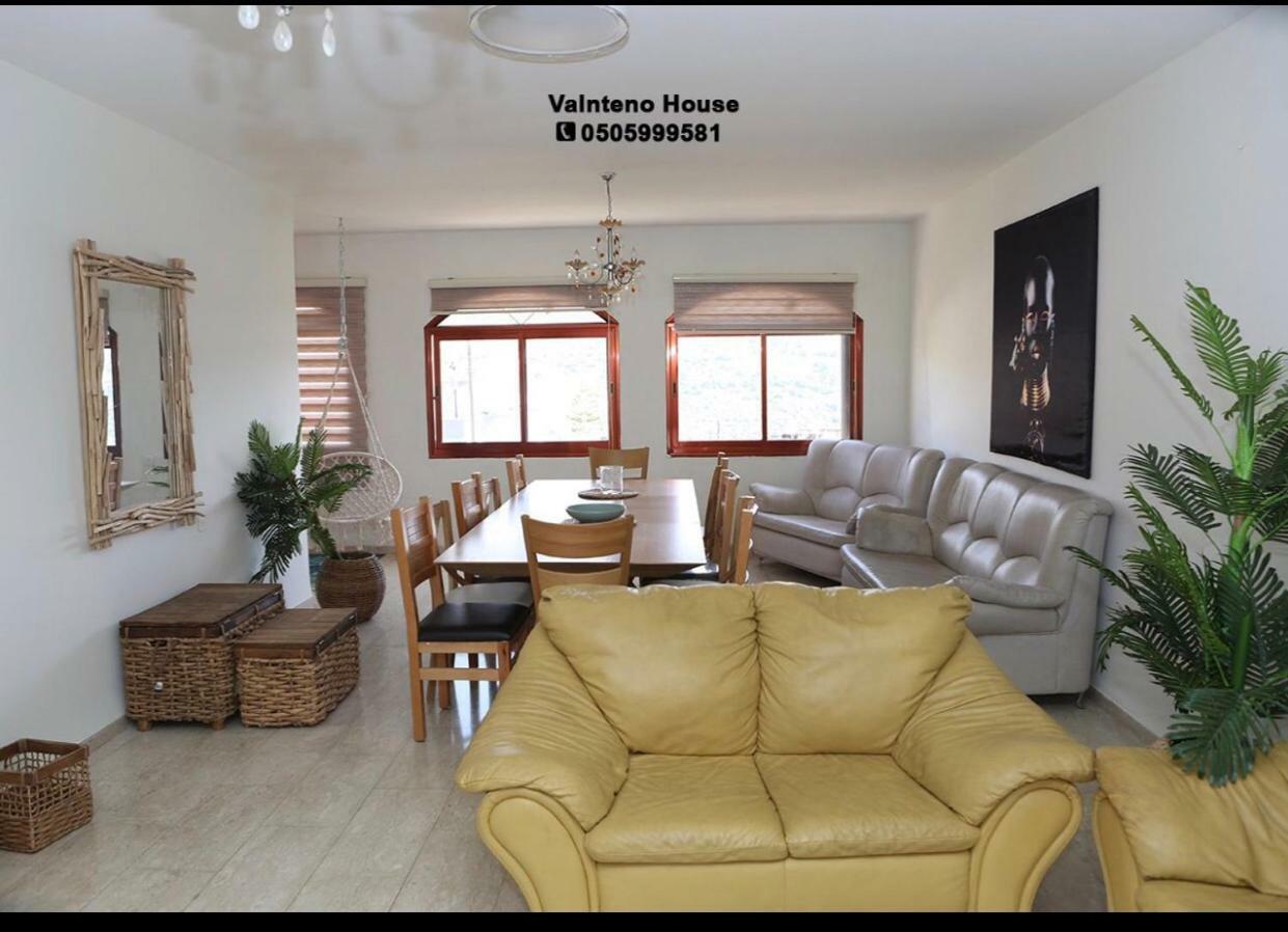 valentine House Appartement Deir Hanna Buitenkant foto
